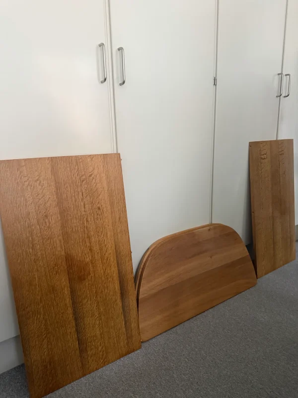Spisebord i træ