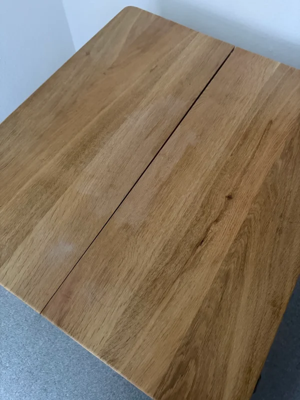 Spisebord i træ