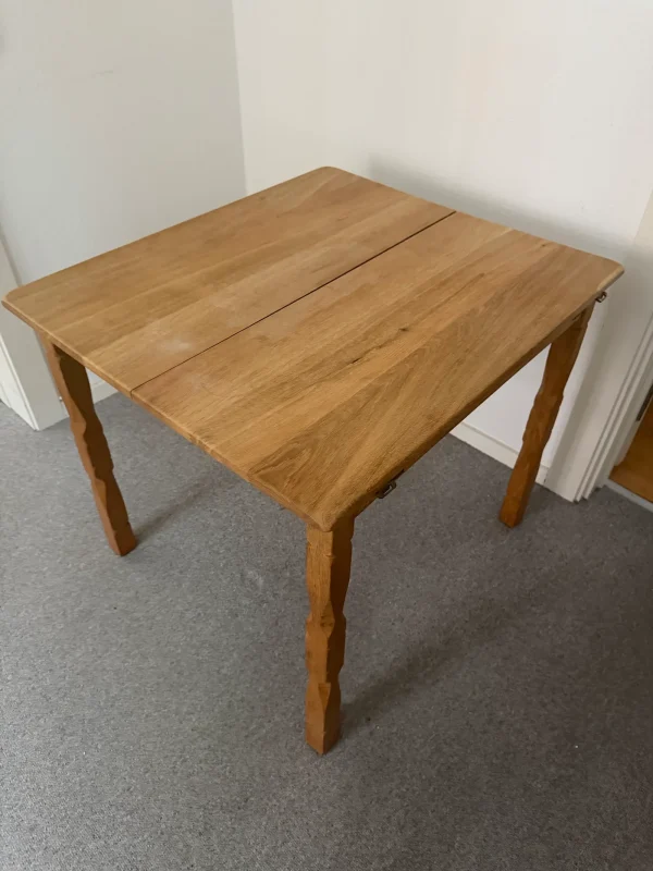 Spisebord i træ