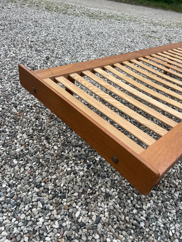 Ejvind A. Johansson for FDB Møbler. Daybed / briks af eg, model ‘G19’