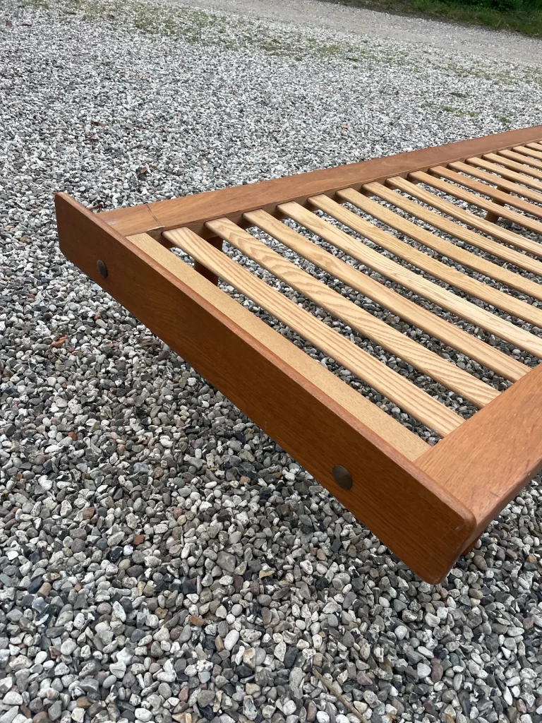 Ejvind A. Johansson for FDB Møbler. Daybed / briks af eg, model ‘G19’