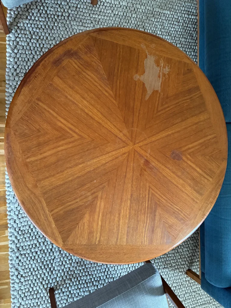 Rundt sofabord i teak, Bramin