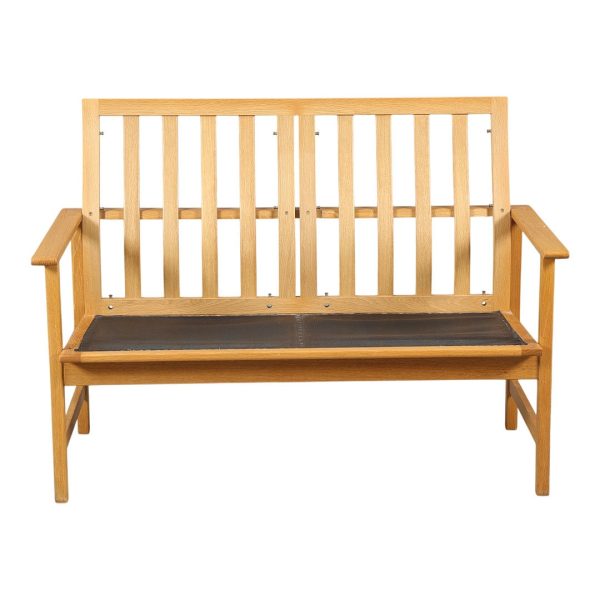 BØRGE MOGENSEN. Frederericia Stolefabrik. To-personers sofa af egetræ, model 2259.