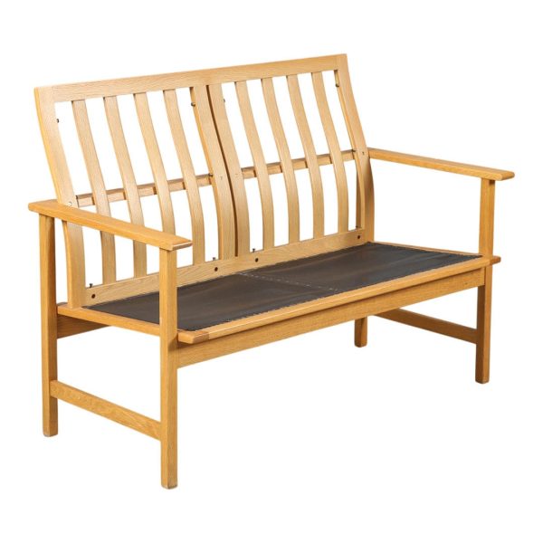 BØRGE MOGENSEN. Frederericia Stolefabrik. To-personers sofa af egetræ, model 2259.