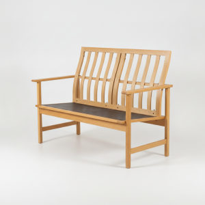 BØRGE MOGENSEN. Frederericia Stolefabrik. To-personers sofa af egetræ, model 2259.