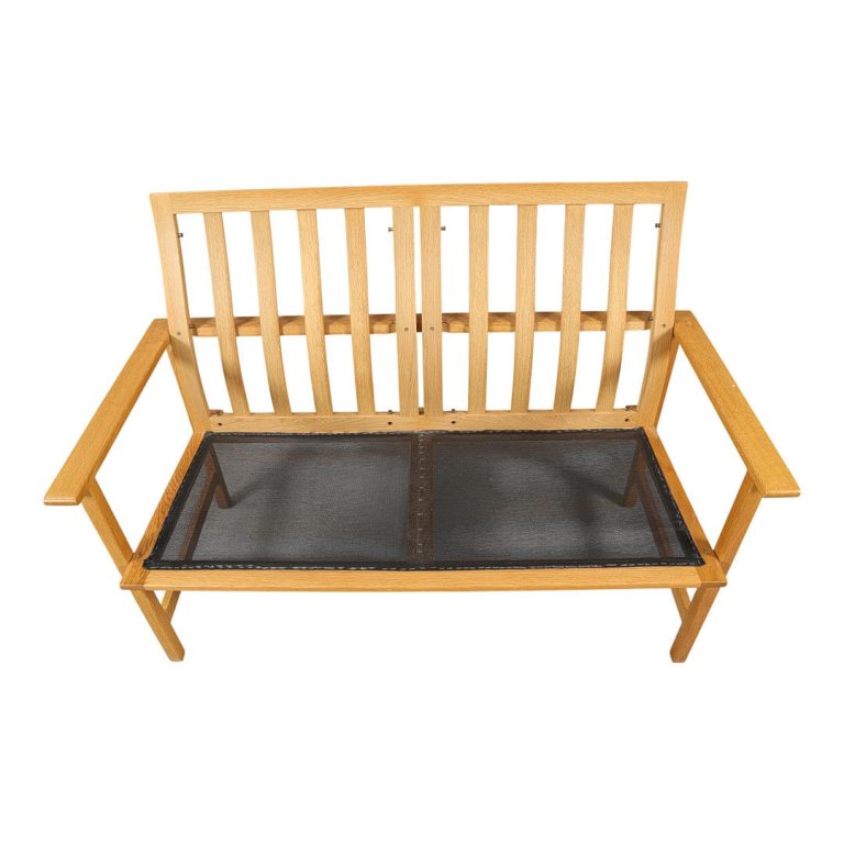 BØRGE MOGENSEN. Frederericia Stolefabrik. To-personers sofa af egetræ, model 2259.