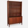 Dansk Snedkermester. Bogreol af eg og teak med underskab, Danmark, 1950/1960’erne. — billede 3
