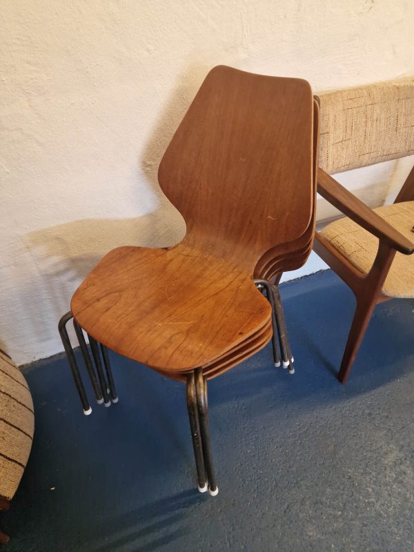 Fem stabelstole i teak