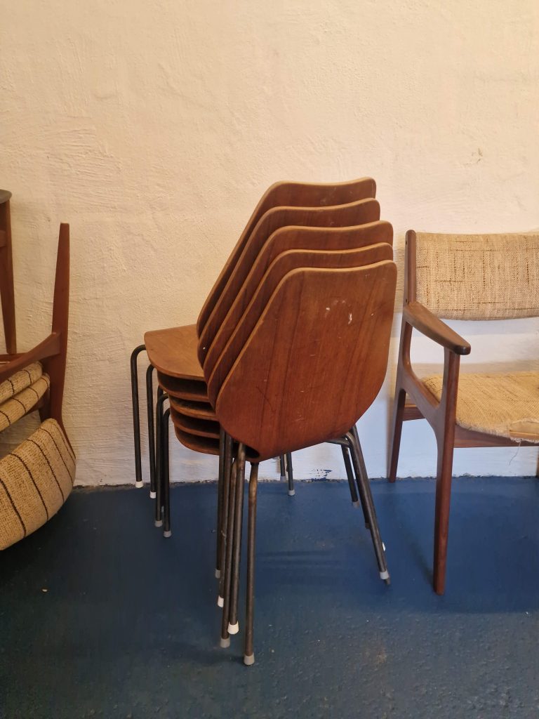 Fem stabelstole i teak — billede 3