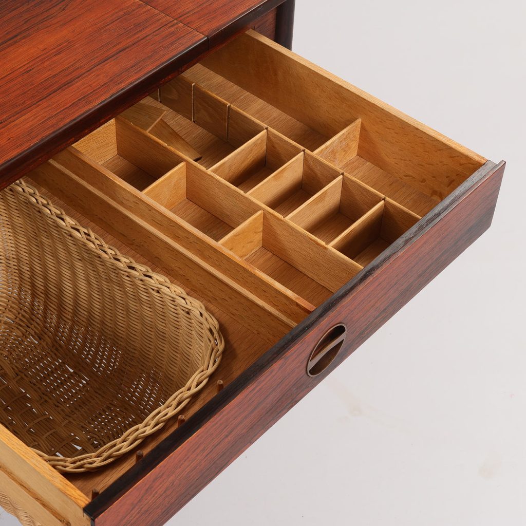 ML møbler, no. 60 Fritstående sybord af palisander med klap, ML Møbler, No 60. 1950-60’erne, Danmark. — billede 3