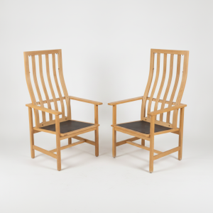 BØRGE MOGENSEN. Frederericia Stolefabrik. Et par højryggede lænestole af egetræ, model 2258 (2).